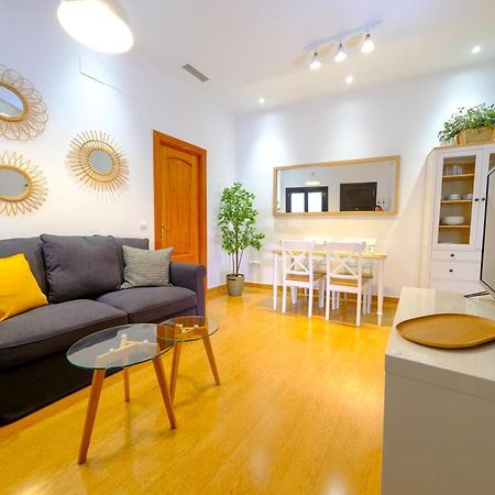 Patio Rialto Apartment Seville Exterior photo