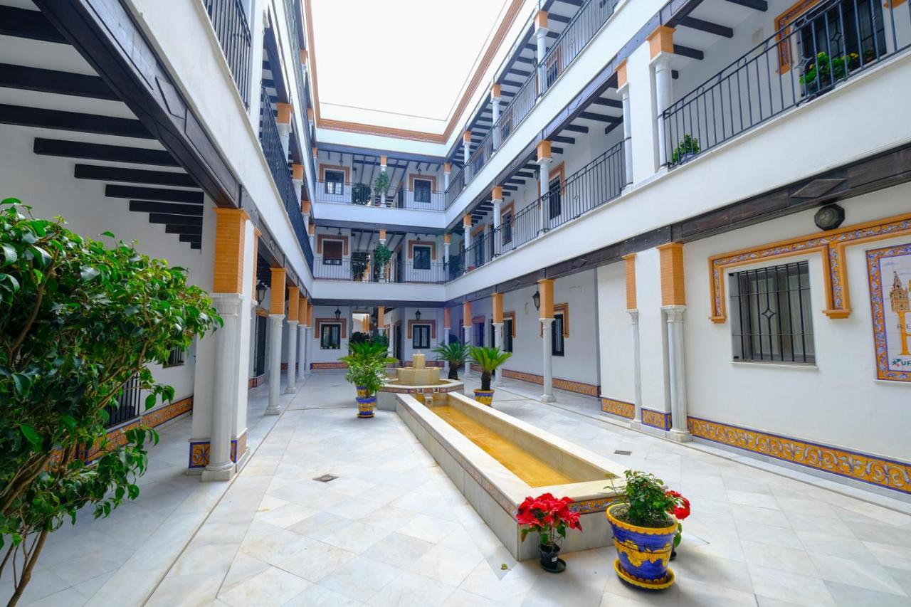 Patio Rialto Apartment Seville Exterior photo
